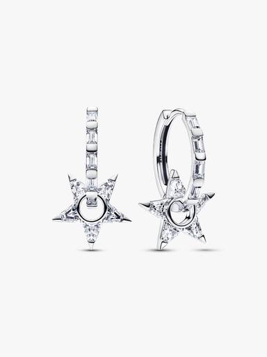 Gnistrande hoops med genombruten design