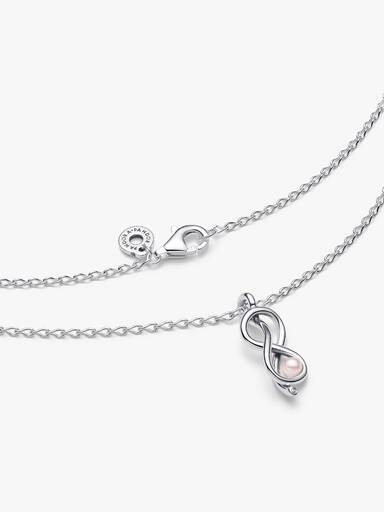 Halsband med evighetsknut