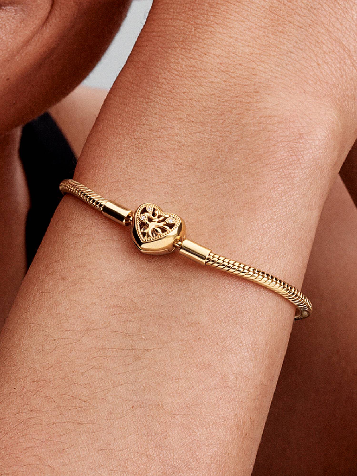 Pandora Moments ormkedjearmband med hjärtlås
