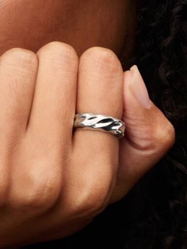 Räfflad bred bandring