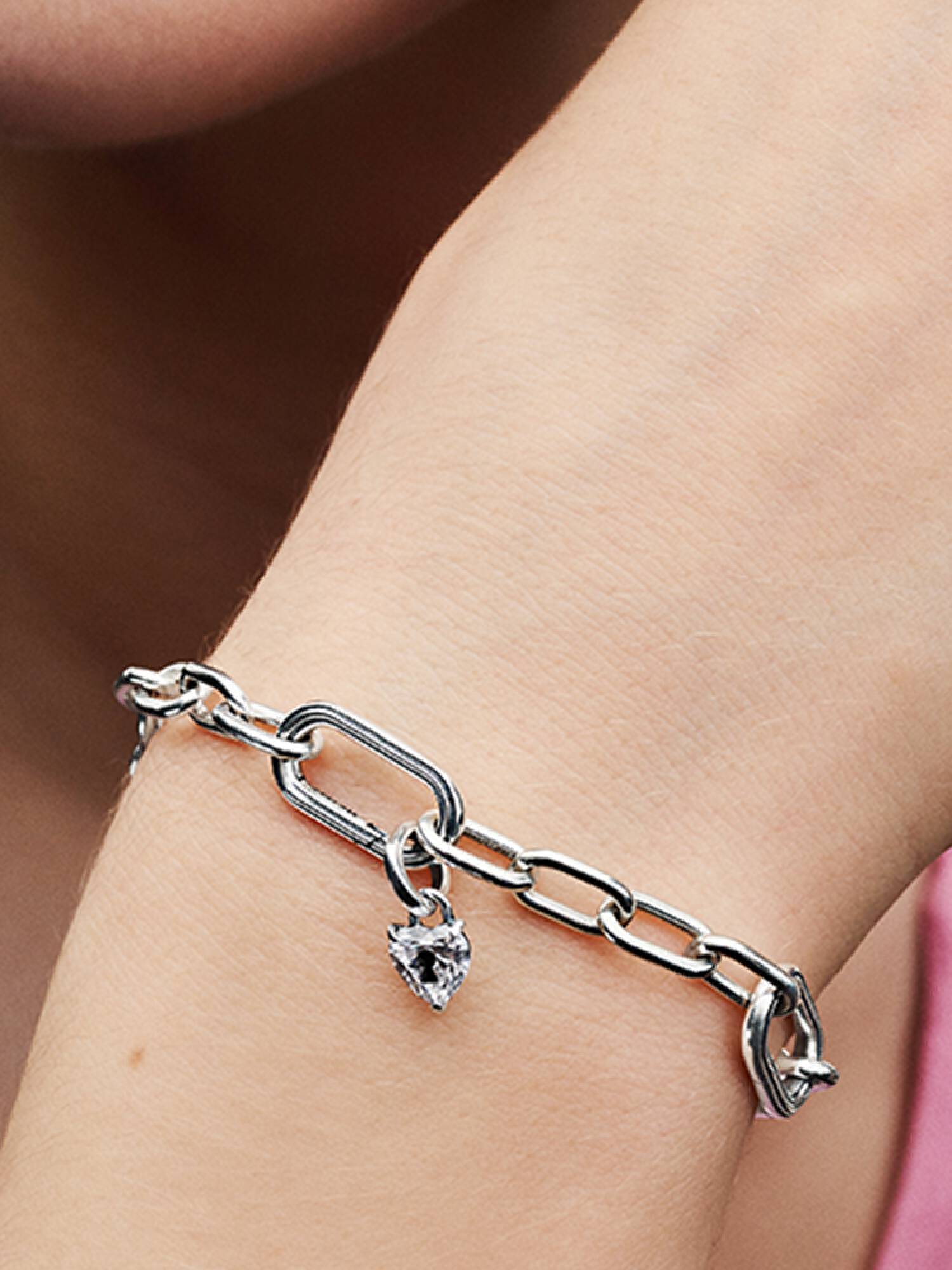Pandora ME-kollektionens minihängberlock med hjärta och nyckelhål
