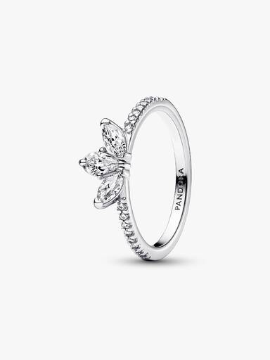 Ring med glittrande blomma