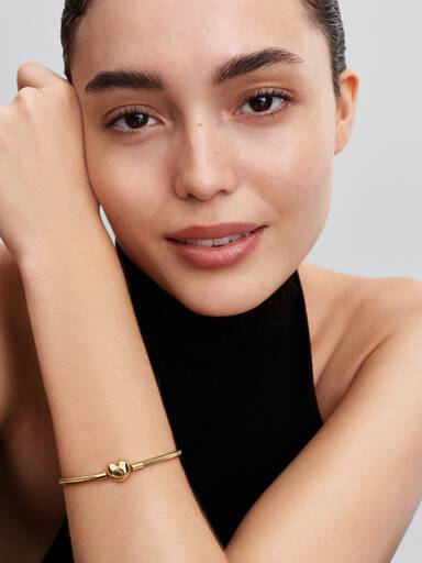 Pandora Moments ormkedjearmband med hjärtformat lås