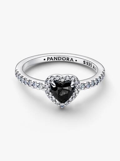 Ring med upphöjt, svart hjärta