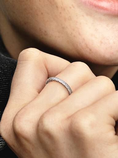 Ring med glitter och hjärtan
