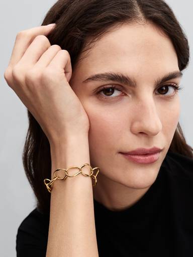 Armband med organiskt formade band