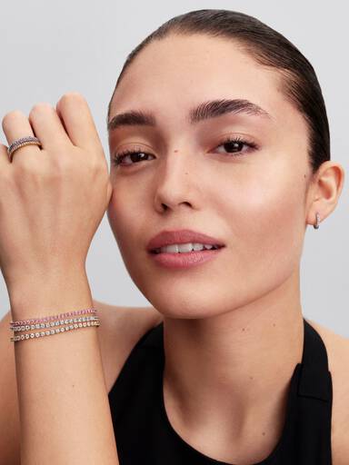 Bandring med rosa glittrande stenar