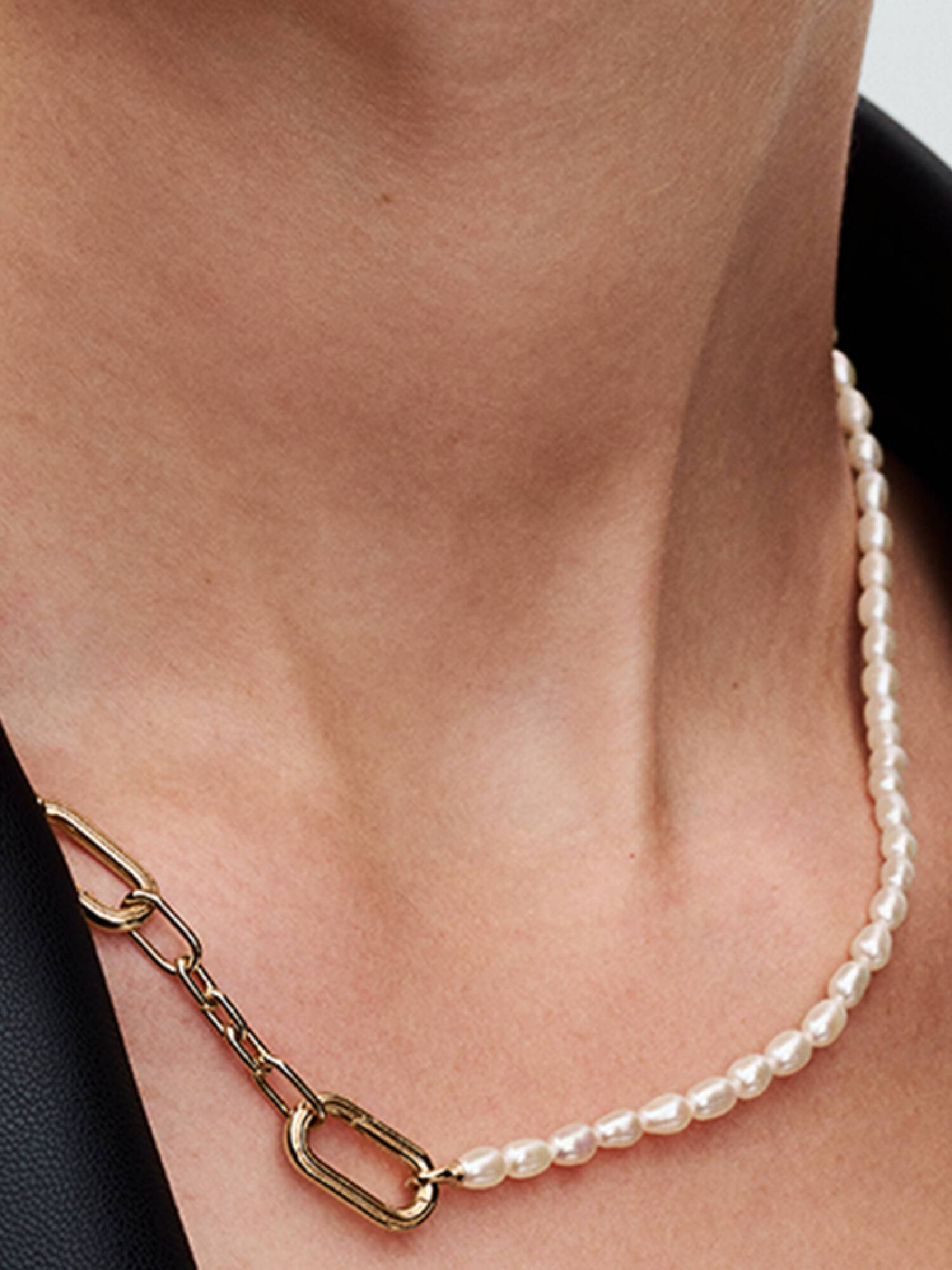 Pandora ME smalt halsband med sötvattensodlade pärlor