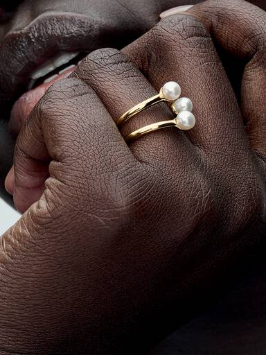 Öppen ring med behandlad och odlad sötvattenspärla