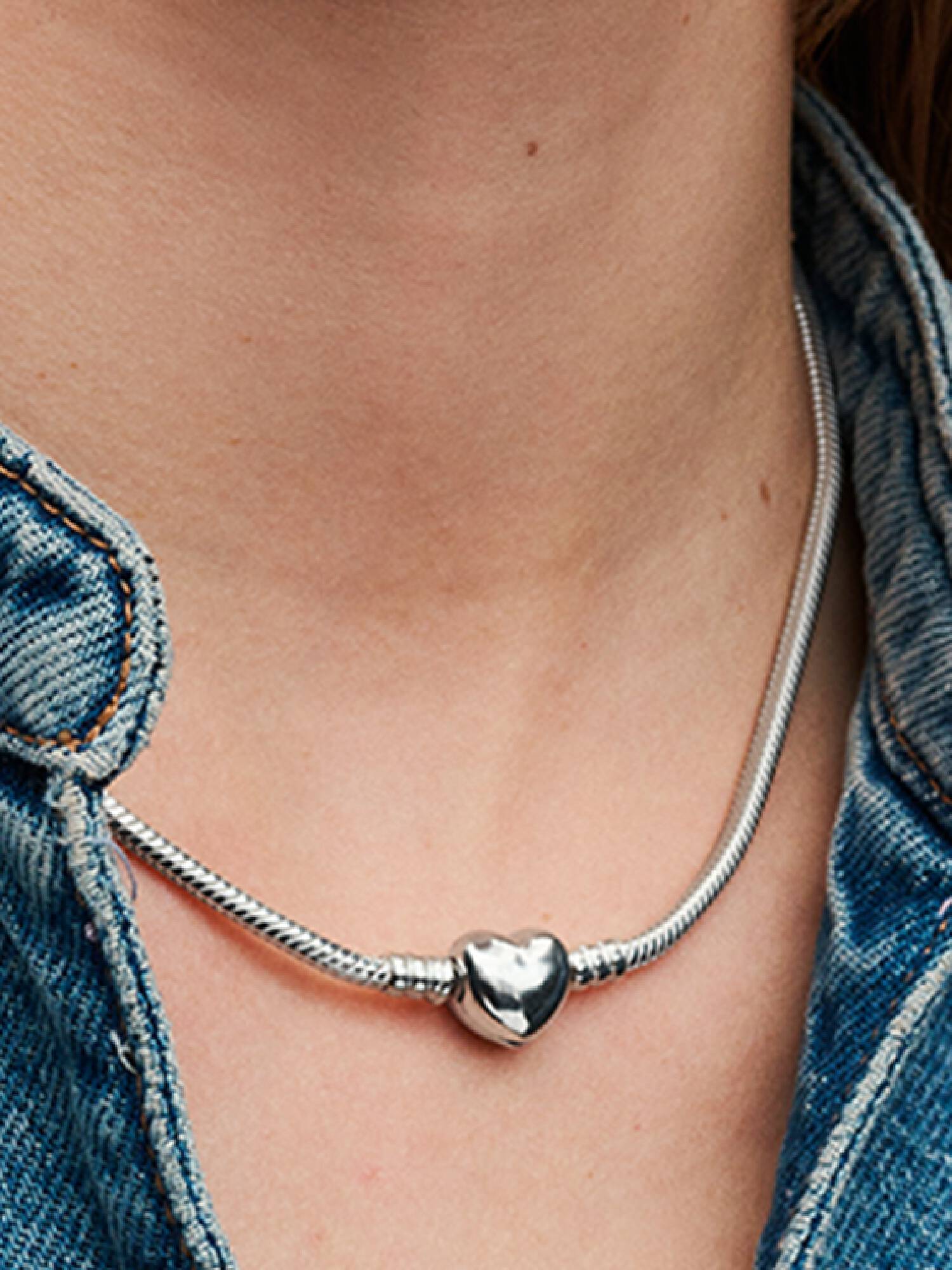 Pandora Moments halsband med hjärtformat lås