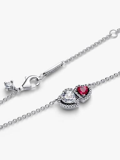 Halsband med hängsmycke
