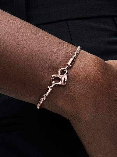 Strukturerat armband från Pandora Moments-kollektionen