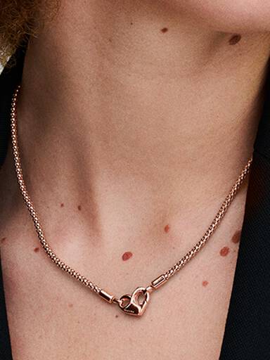 Pandora Moments glittrande kedjehalsband