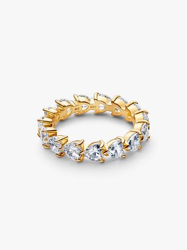 Ring med hjärtformade stenar