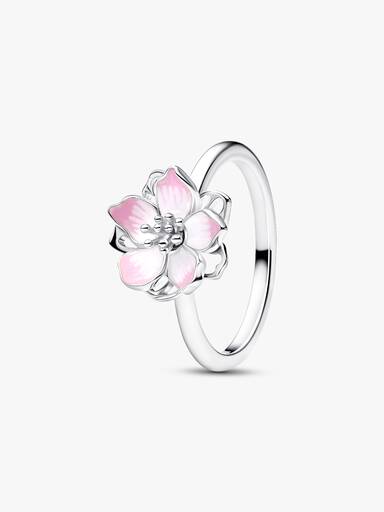Ring med körsbärsblommor