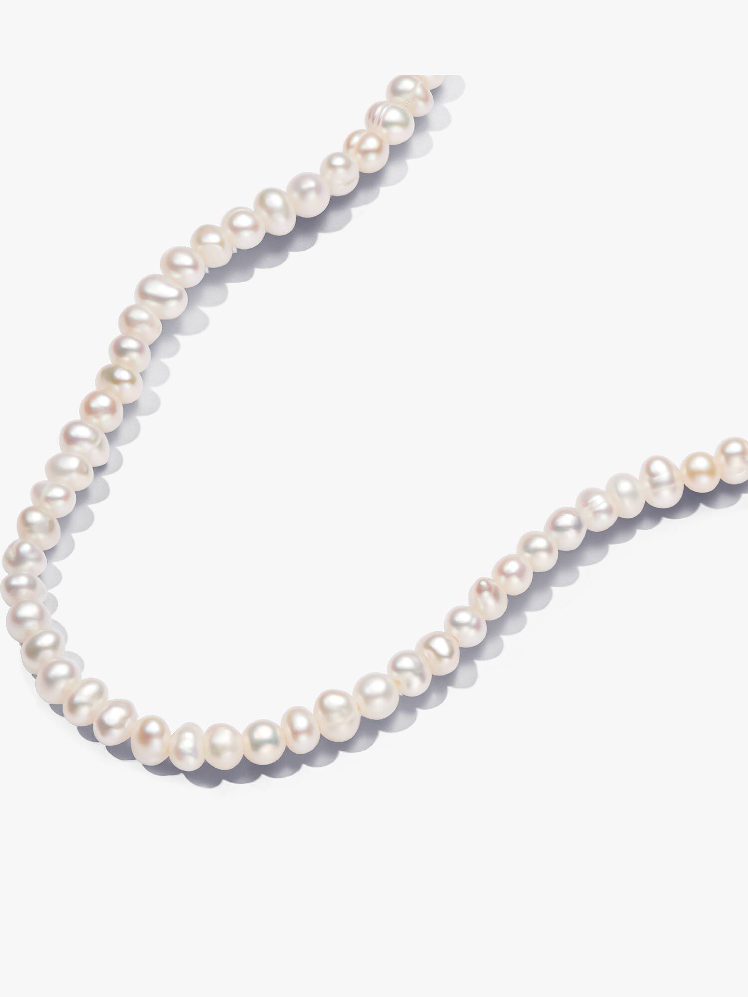 Collierhalsband med behandlade sötvattensodlade pärlor