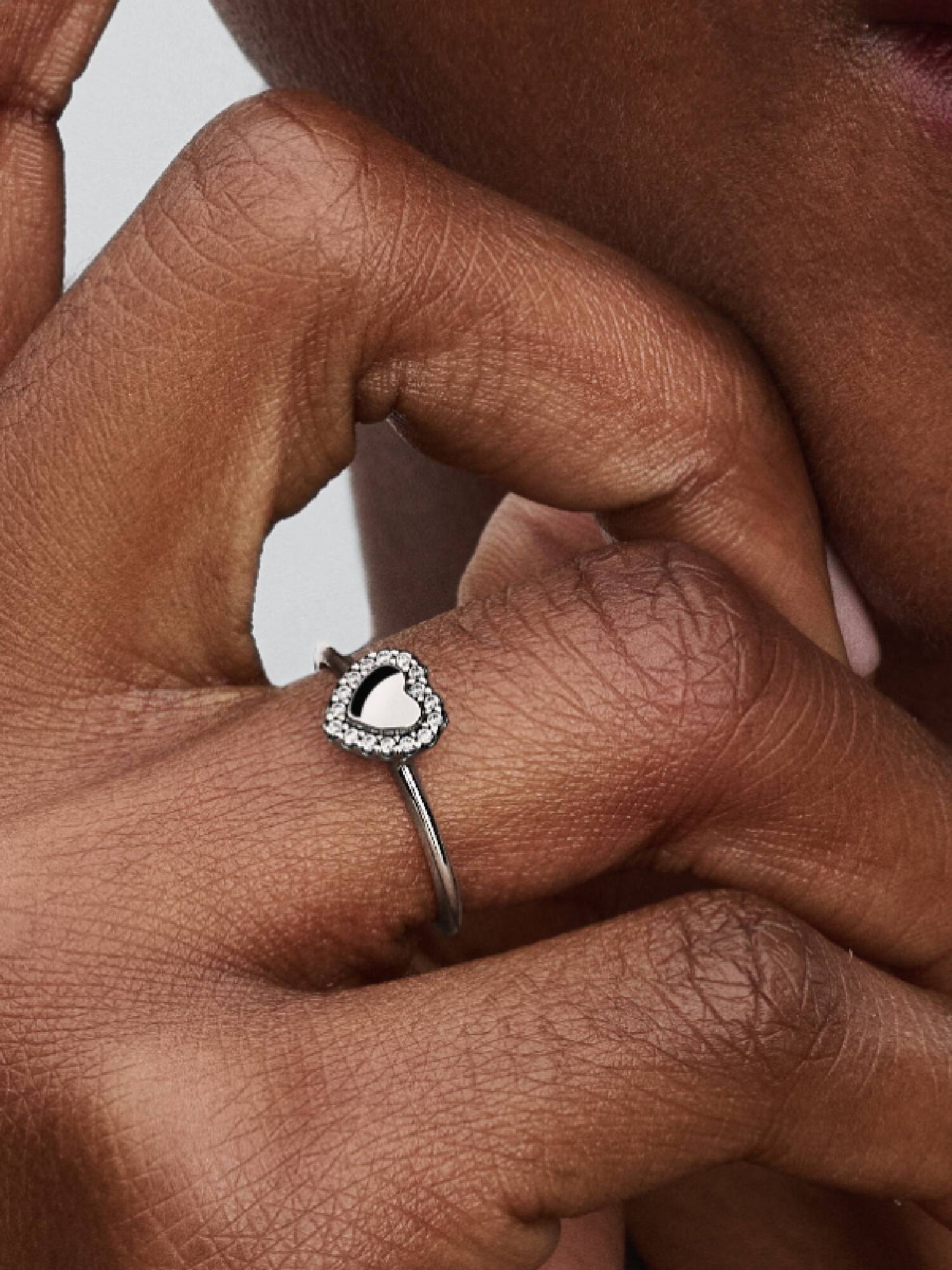 Graverbar ring med hjärta