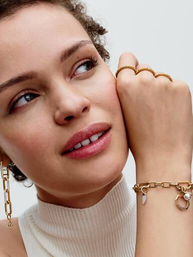 Pandora ME-ring med struktur och stenar