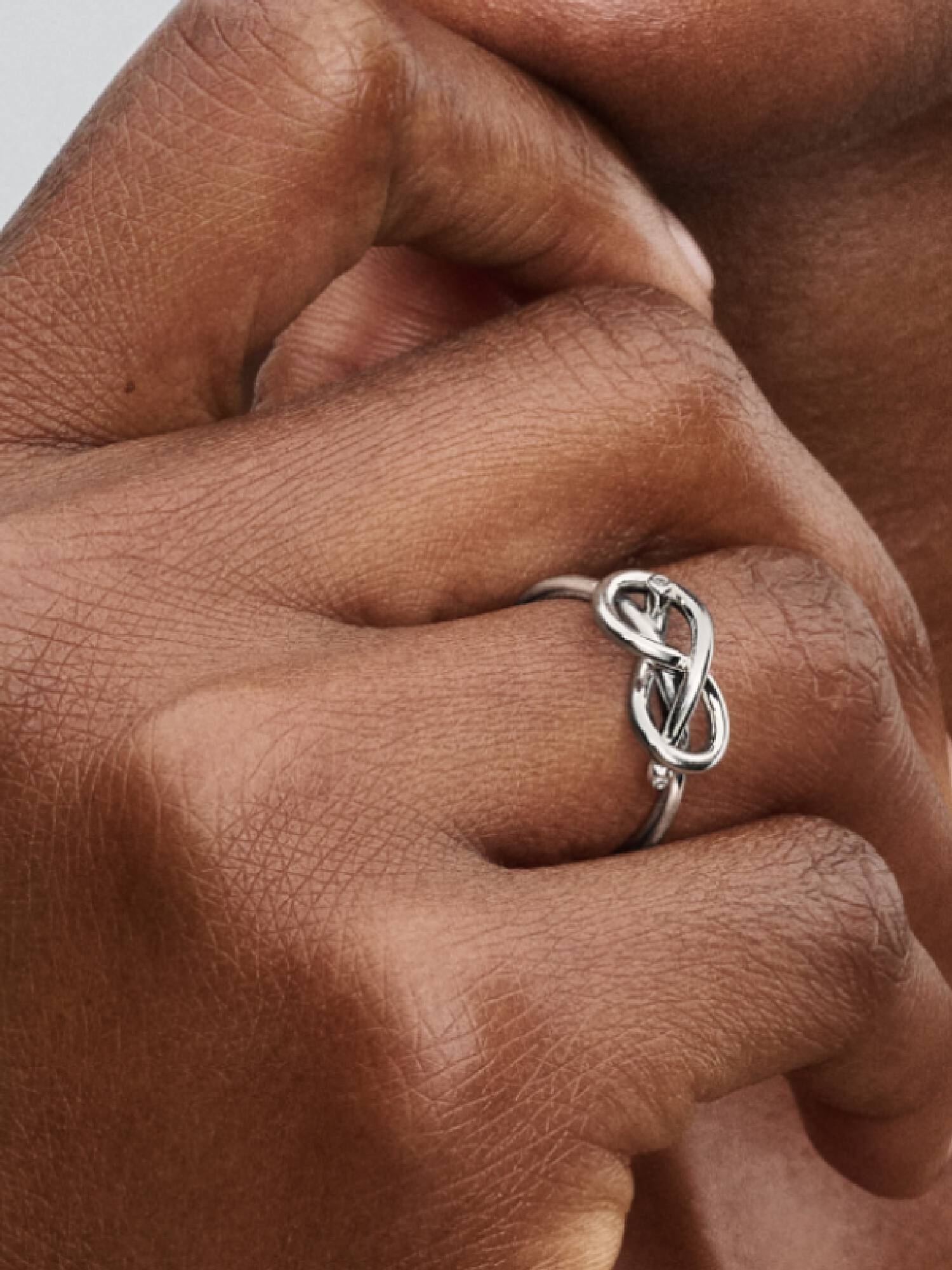 Ring med evighetsknut