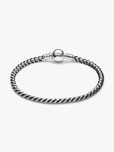 Flätat armband med svart tygdetalj