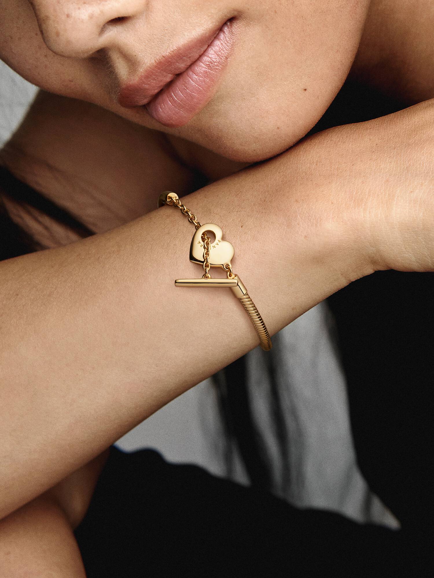Pandora Moments ormkedjearmband med hjärta