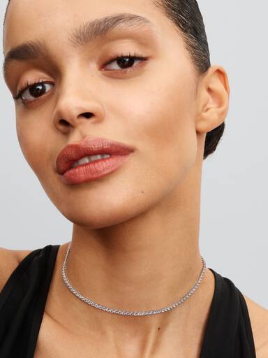 Glittrande chokerhalsband