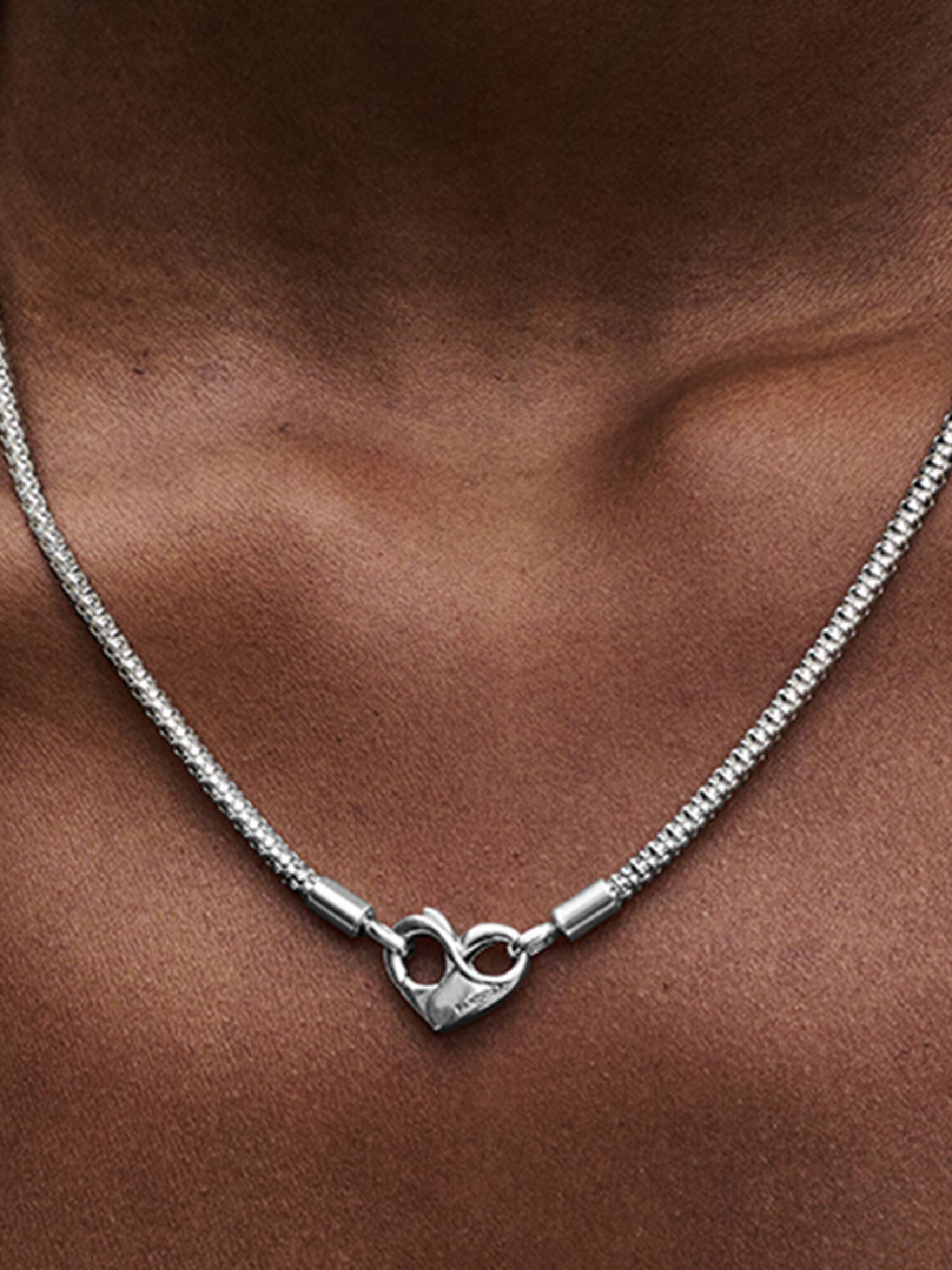 Pandora Moments glittrande kedjehalsband