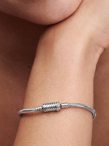 Ormkedjearmband med magnetlås