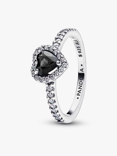 Ring med upphöjt, svart hjärta
