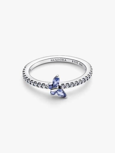 Glittrande ring med fjäril