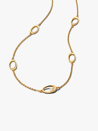 Organiskt format och ovalt halsband med behandlade och odlade sötvattenspärlor