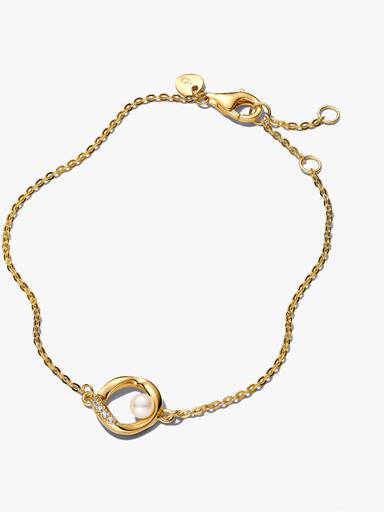Armband med organiskt formade och behandlade sötvattenspärlor