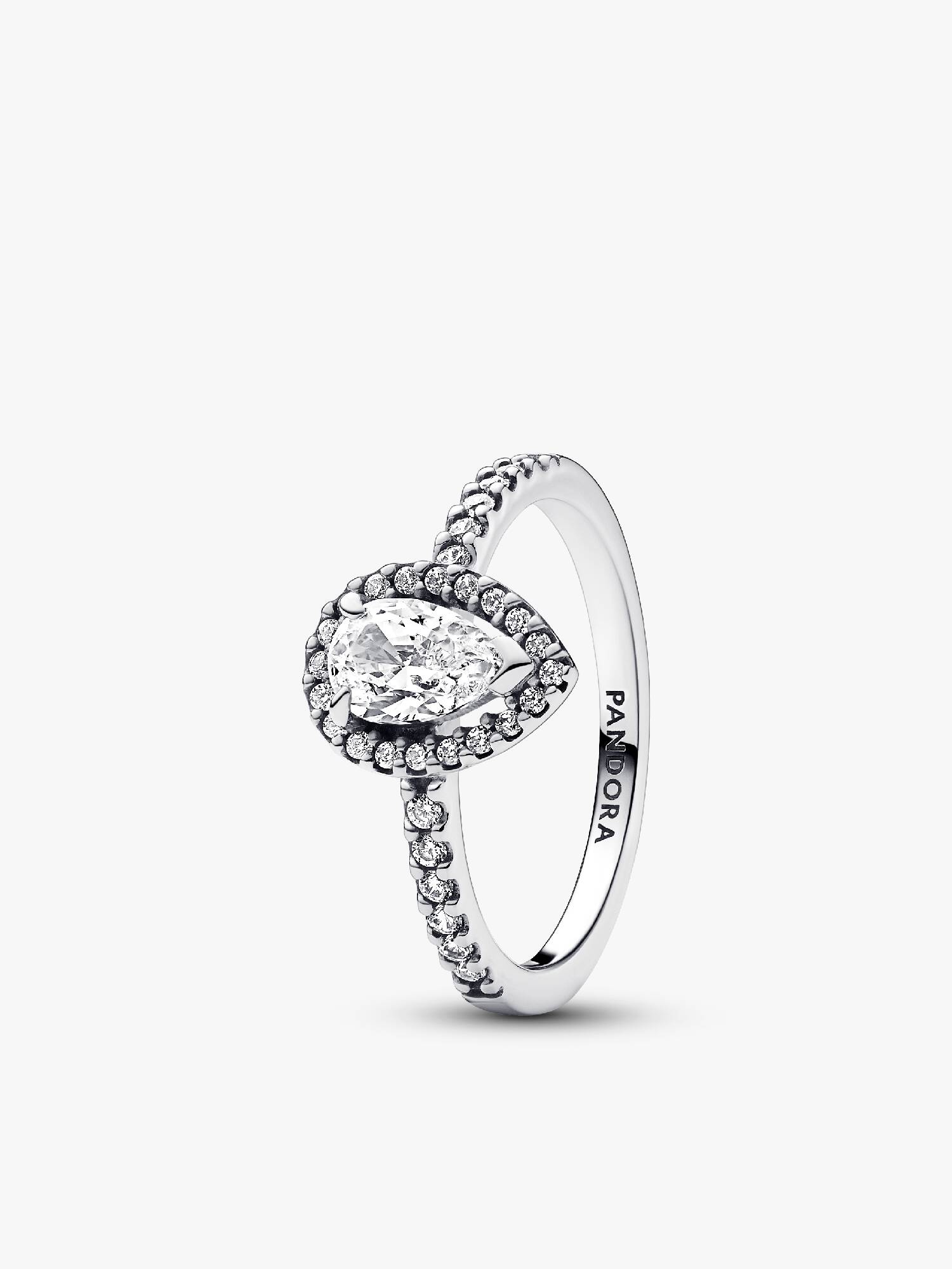 Ring med glittrande halo