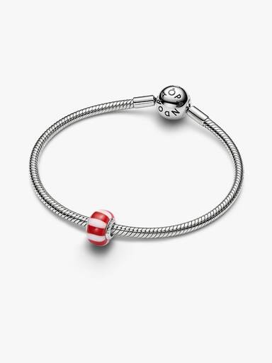 Röd berlock i muranoglas med pepparmintsmotiv