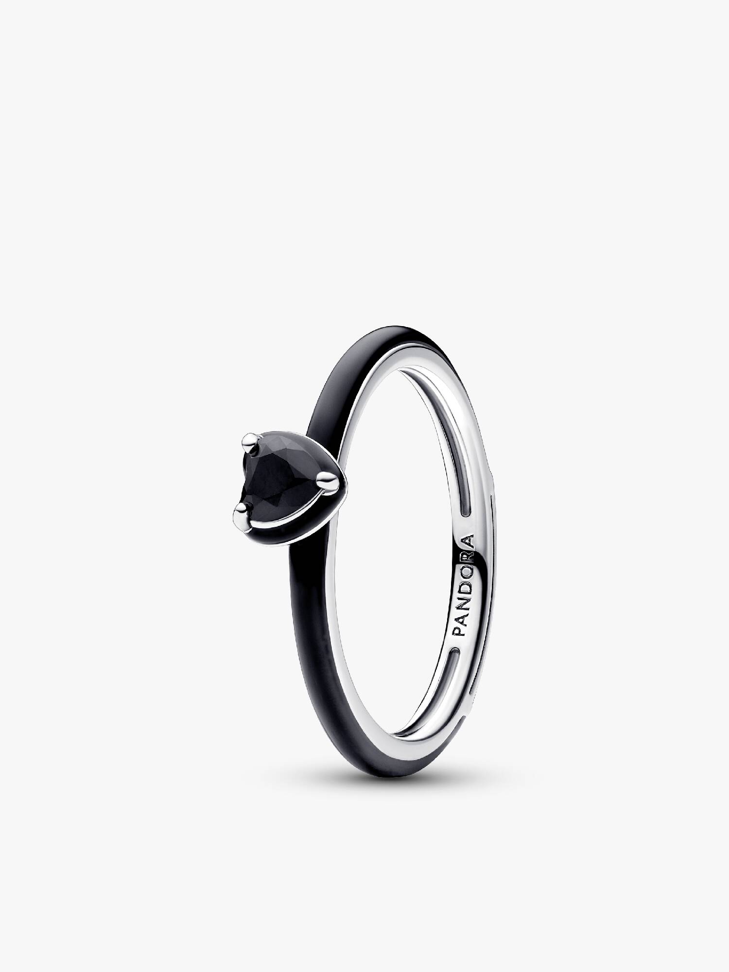 Pandora ME ring med svart chakrahjärta