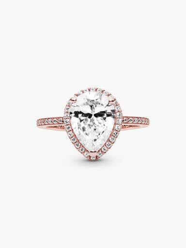 Ring med glittrande droppe