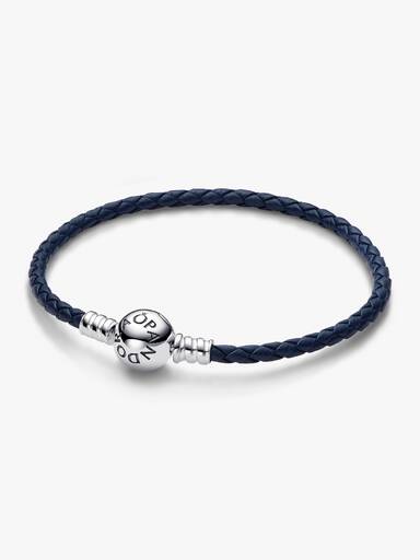 Pandora Moments flätat läderarmband med runt blå lås