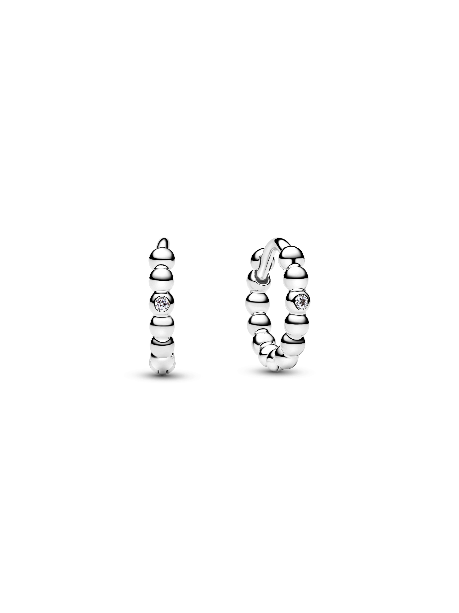 Pärlade huggie-örhängen