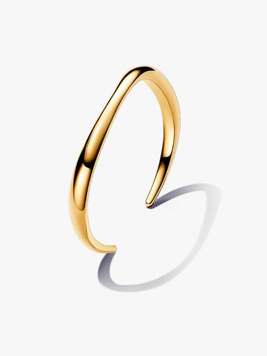 Organiskt formad öppen armring