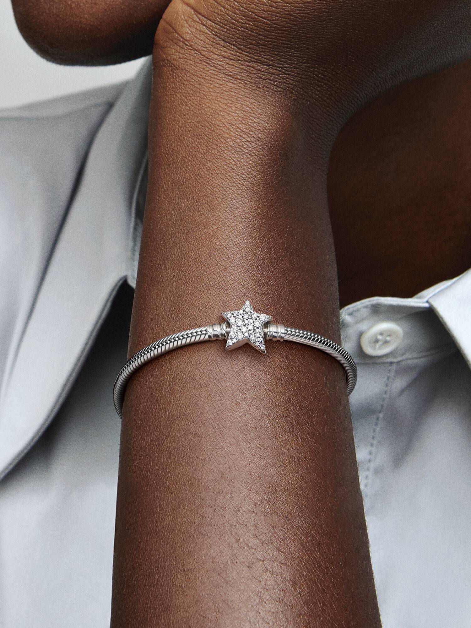 Pandora Moments ormkedjearmband med stjärnformat lås