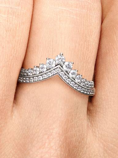 Wishbone-ring med tiaradesign
