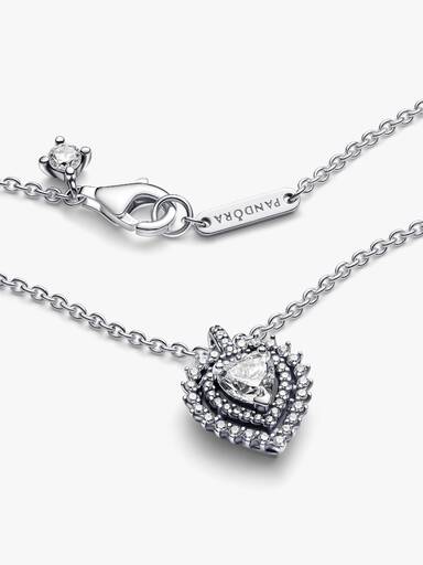 Glittrande hängsmycke och halsband
