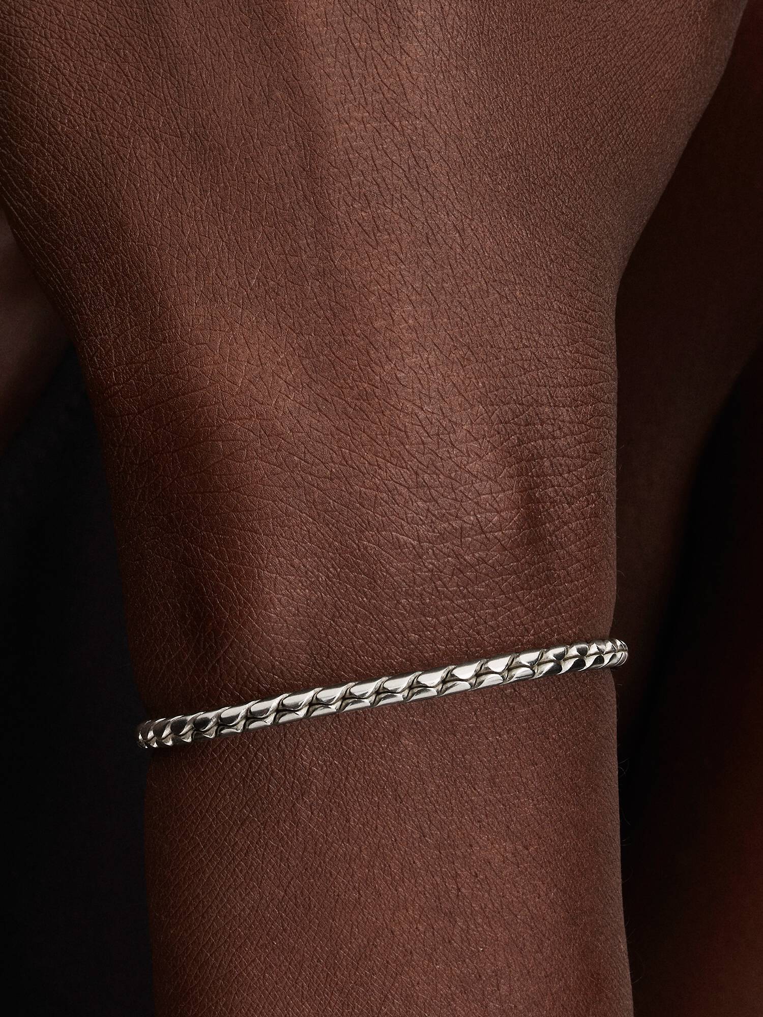 Kedjearmband med runt lås