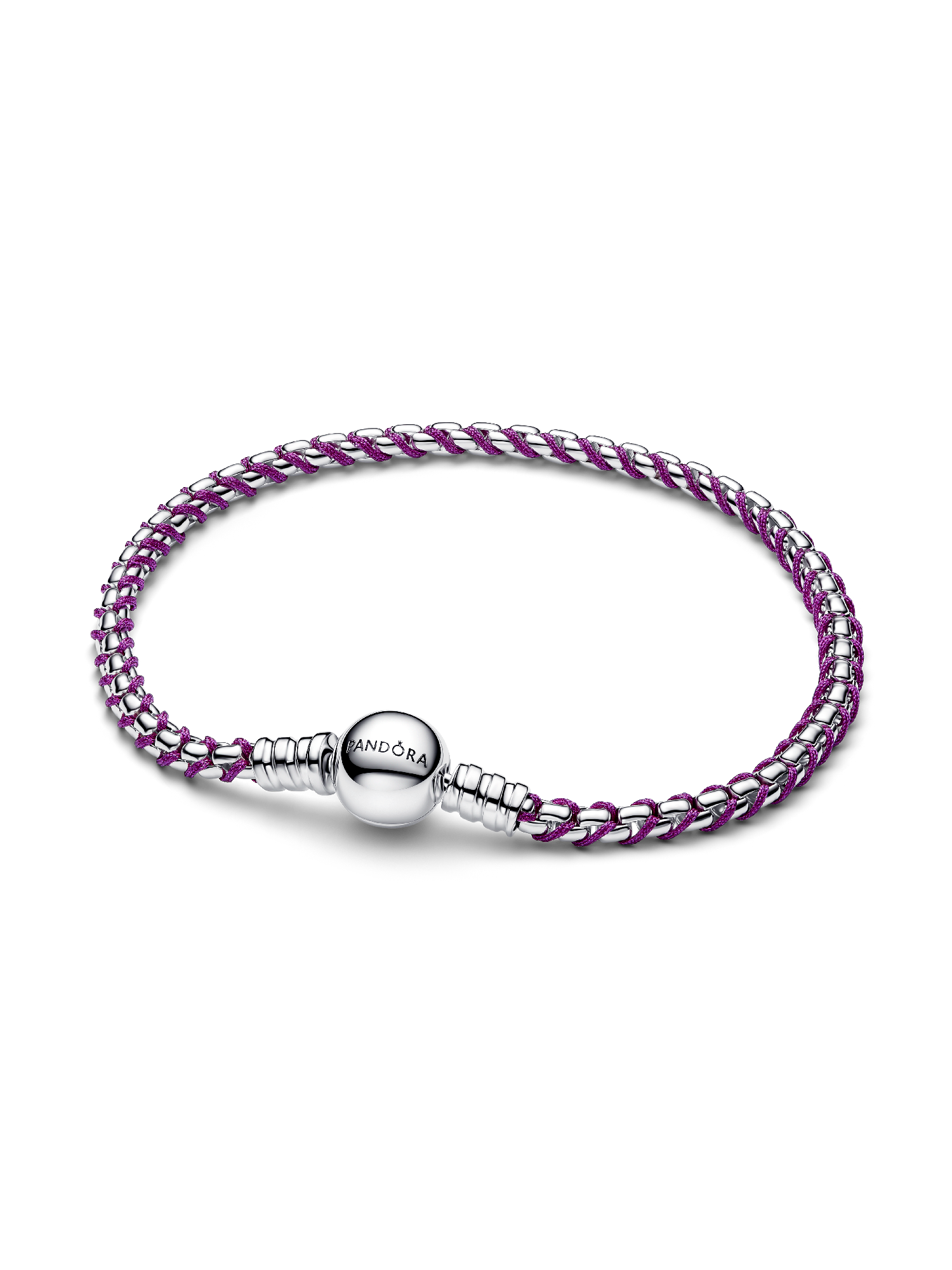 Flätat armband med lila tygdetalj