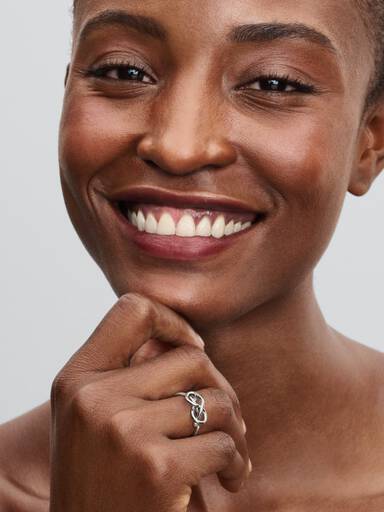 Ring med evighetsknut