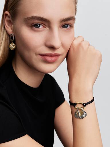 Armband med öppningsbara länkar