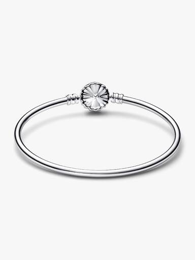 Pandora Moments Sparkling Snowflake Clasp Bangle