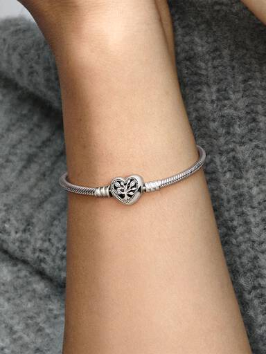 Pandora Moments ormkedjearmband med hjärtformat lås