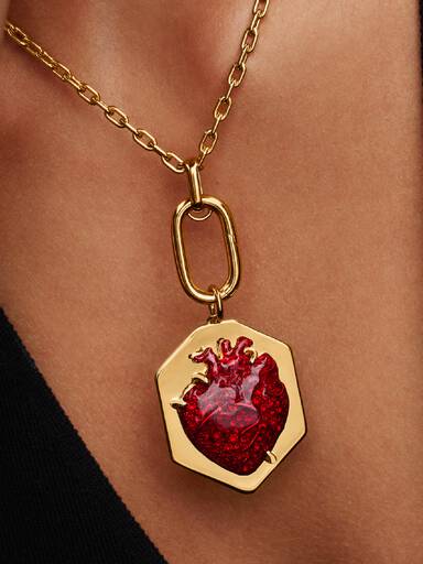 Pat McGrath The Beating Heart stor hängberlock