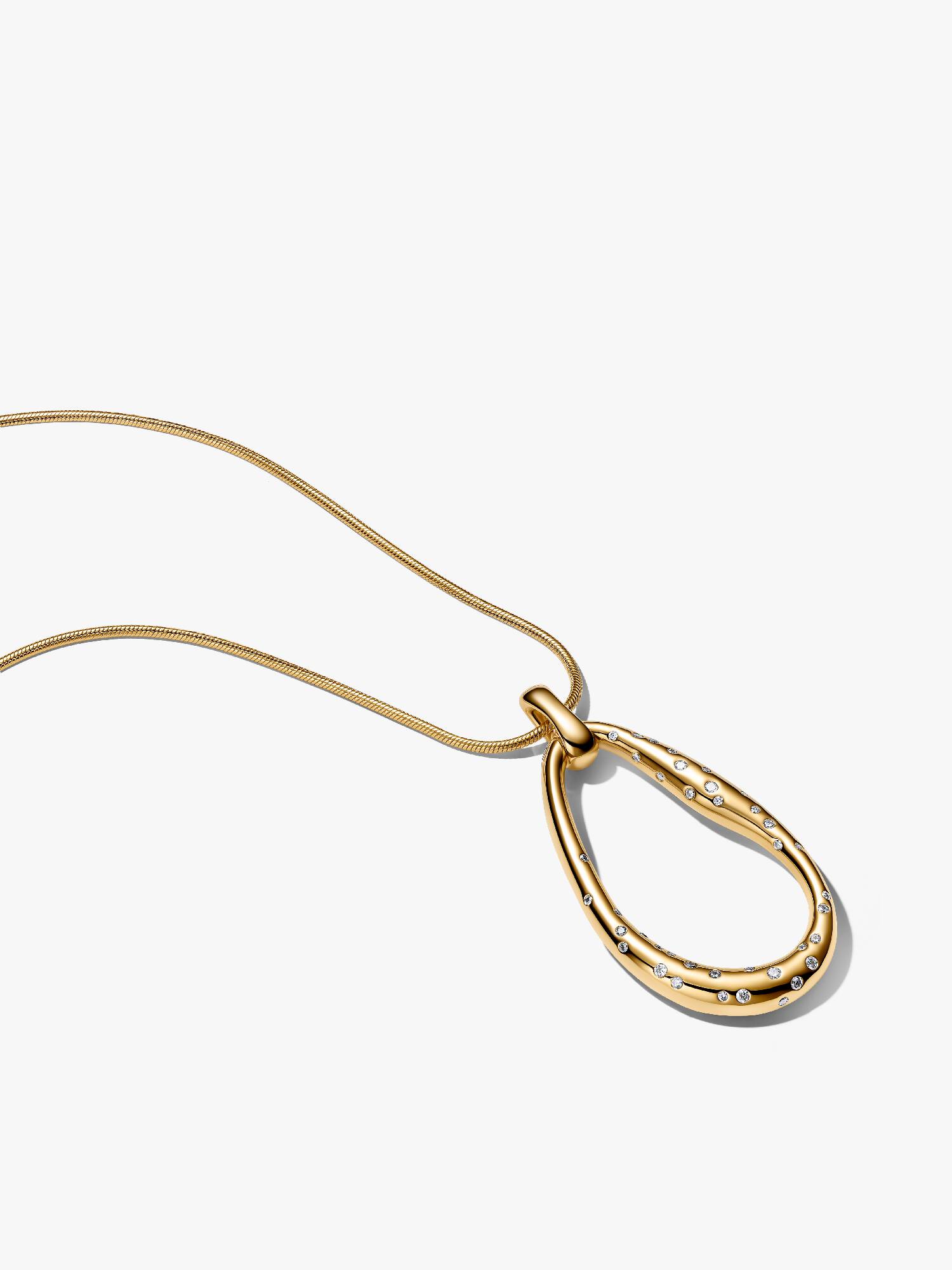 Halsband med organiskt format hängsmycke